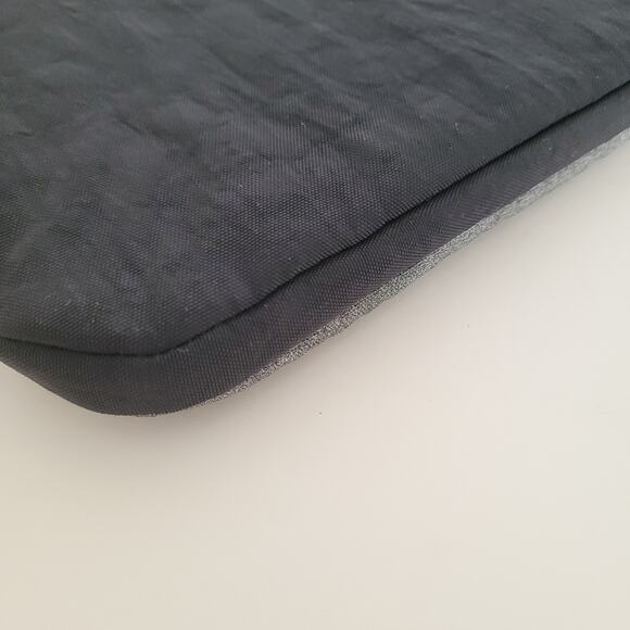 Kipling 10x8 Tablet Protectiv Case Sleeve Pouch Padded Bag Zip Gray Black Nylon - Picture 11 of 11